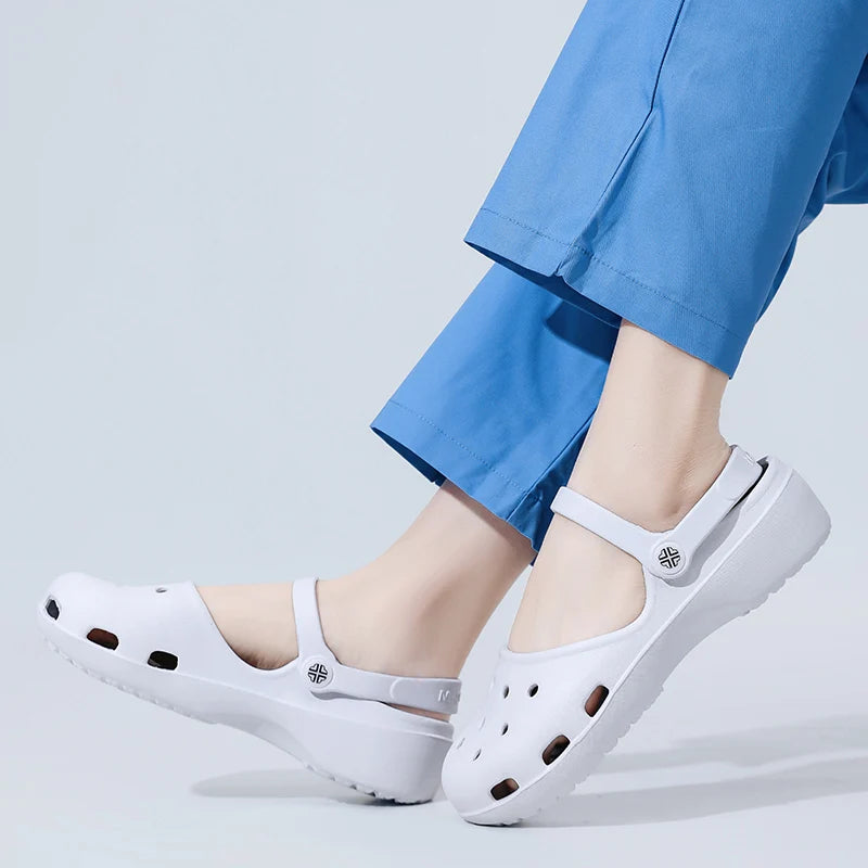 Croc Shoes for Women, Summer Solid Color Lightweight Quick-Drying Sandals, Universal for Men and Women, Office, Beach, and Outdoor Sandals
